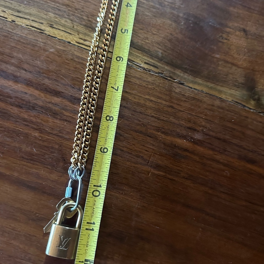 Louis Vuitton Gold Chain Necklace with Padlock no 302 - Picture 11 of 11